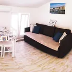 Apartamento Dominique, With Private Terrace Supetarska Draga