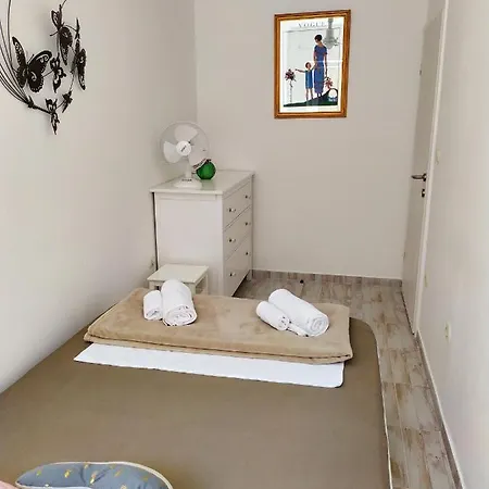 Dominique, With Private Terrace Apartman Supetarska Draga