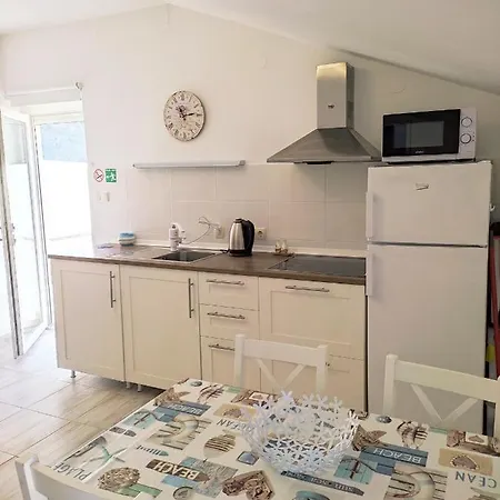 Apartman Dominique, With Private Terrace Supetarska Draga
